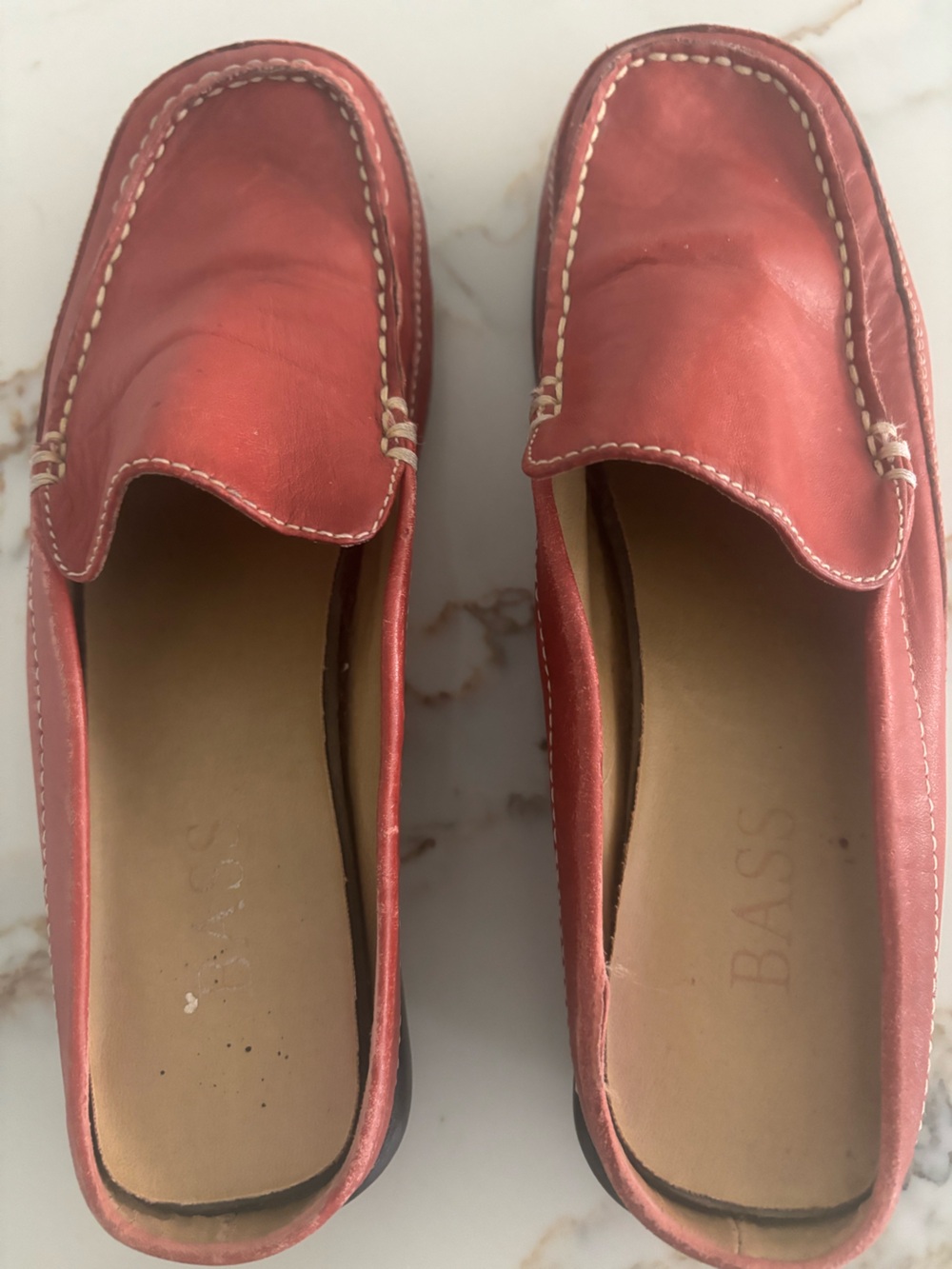 Bass Coral Leather Driving Loafers with Contrast Stitching